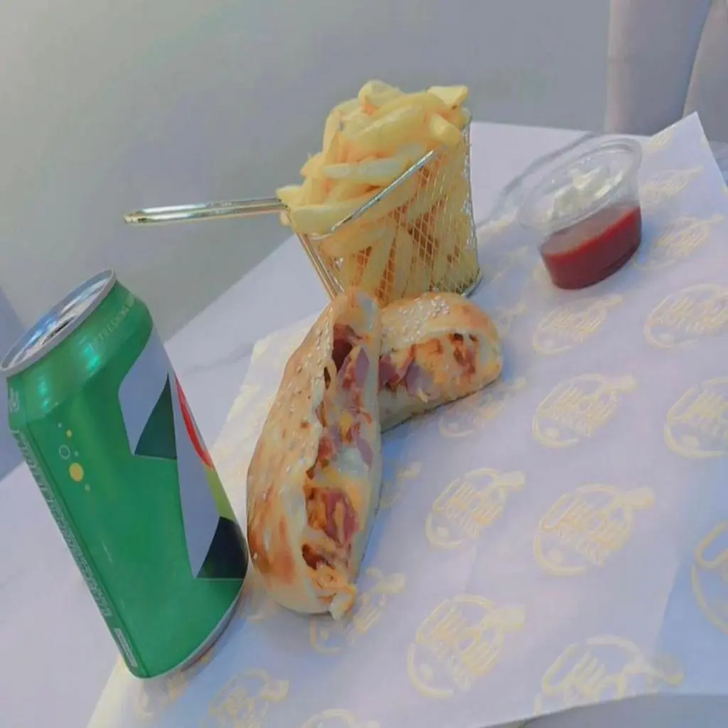 فطيرة برجر نقانق